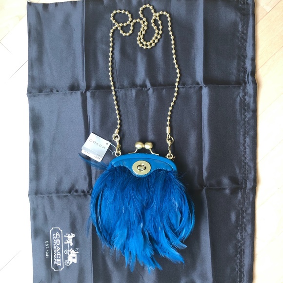 Coach Handbags - Sale😊Coach Poppy Feather & Patent Leather Crsbdy.